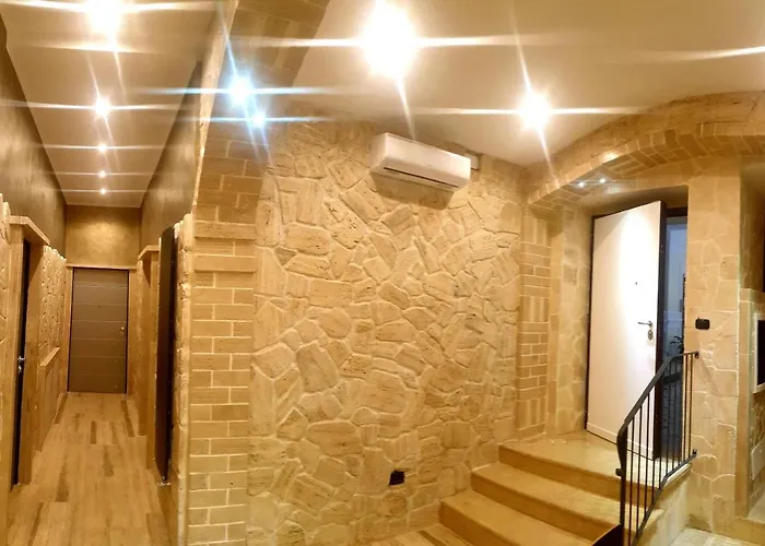 Jadore Monic בית הארחה