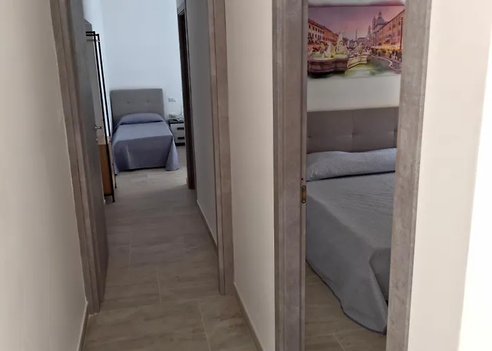 Jadore Monic בית הארחה 4*