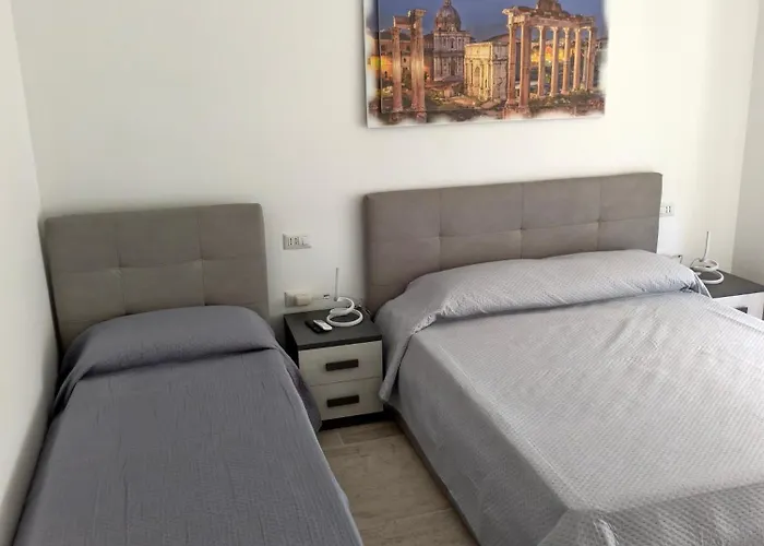 Jadore Monic בית הארחה 4*
