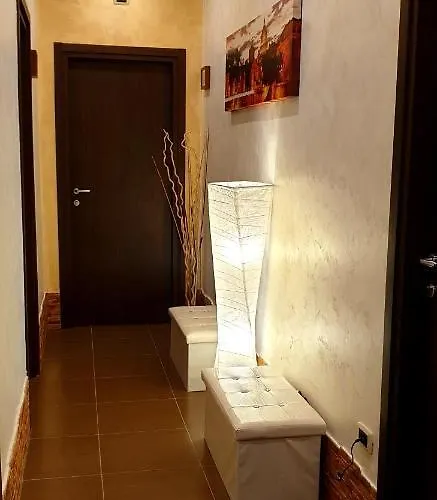 Jadore Monic בית הארחה 4*
